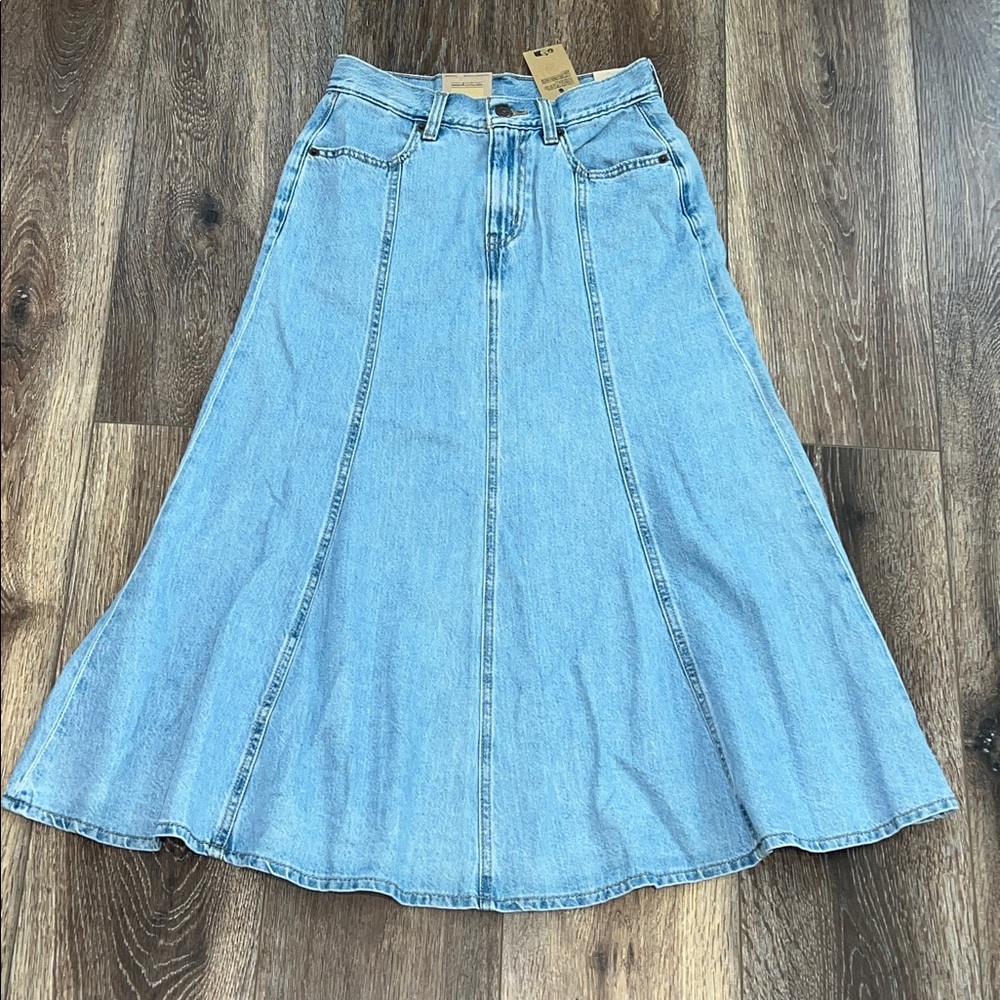 LEVIβS FIT AND FLARE SKIRT New! Zip Front W/ 4 Pockets Color: I Will - Blue π - Picture 5 of 12
